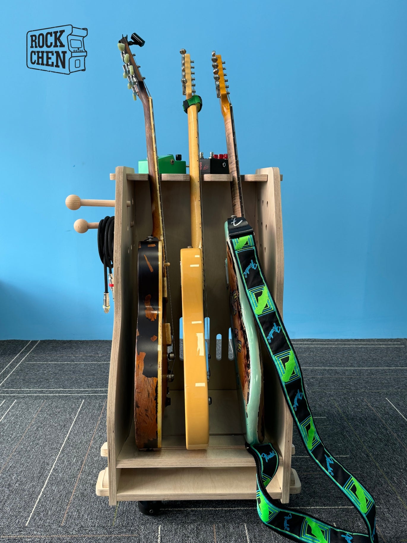 Wooden multi row roller guitar stand